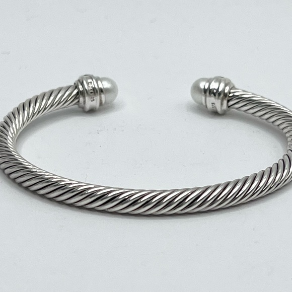 David Yurman Cable Classic Collection®
Bracelet with Pearl and Diamonds - Picture 5 of 11